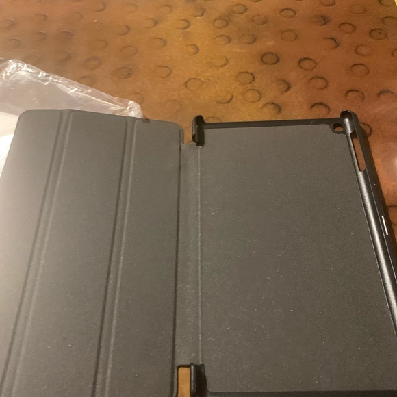 Kindle HD8 Disney Winnie the Pooh Case - Picture 4 of 7